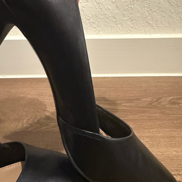 Franco Sarto Black 3.5 inch Heels Elegant Design Size 9 - Picture 6 of 10